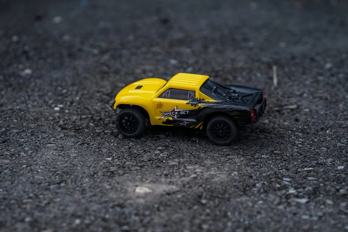 HobbyPlus 1:24 2WD SPECK-SCT Brushed Yellow