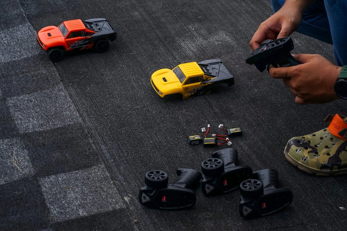 HobbyPlus 1:24 2WD SPECK-SCT Brushed Yellow