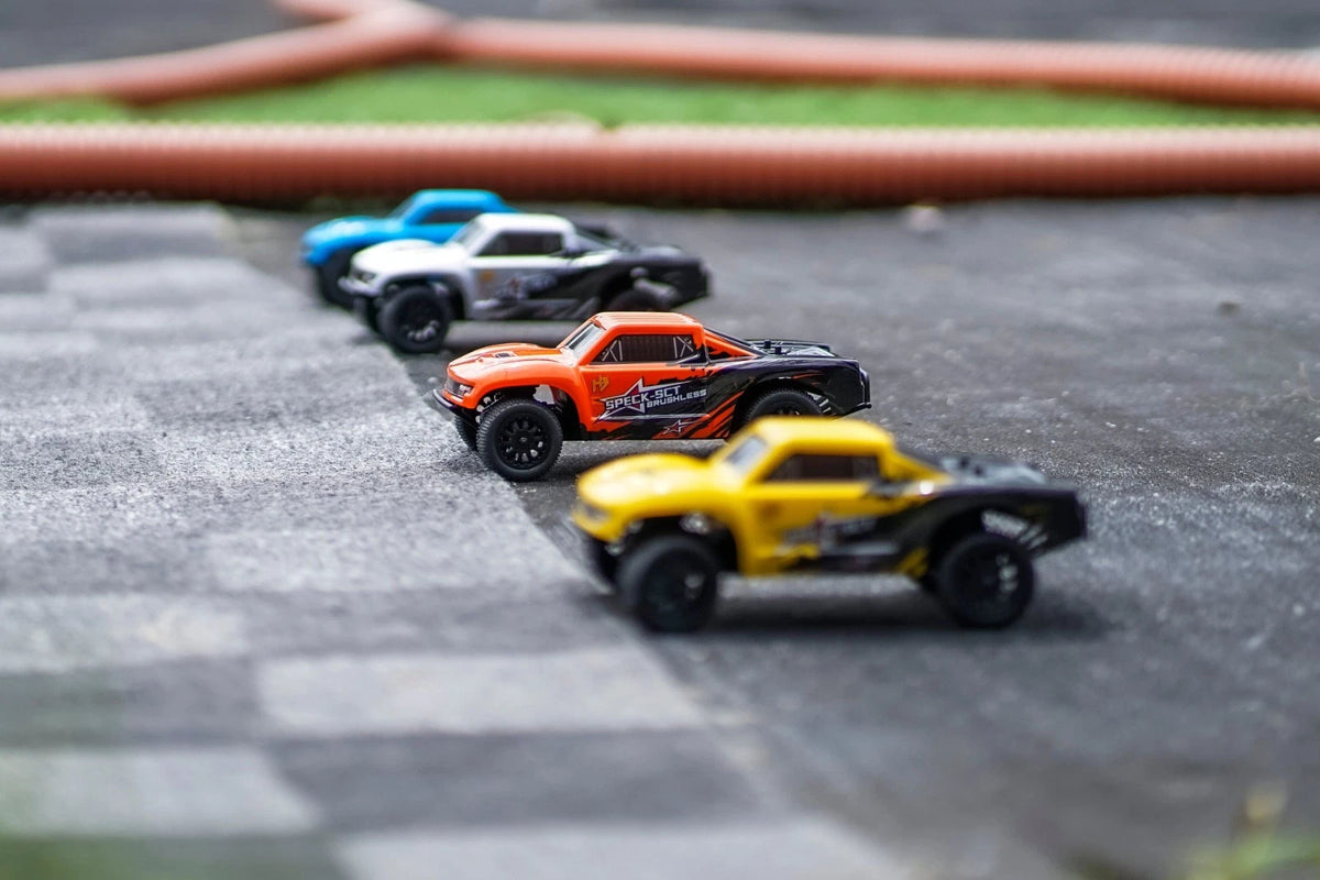 HobbyPlus 1:24 2WD SPECK-SCT Brushed Yellow